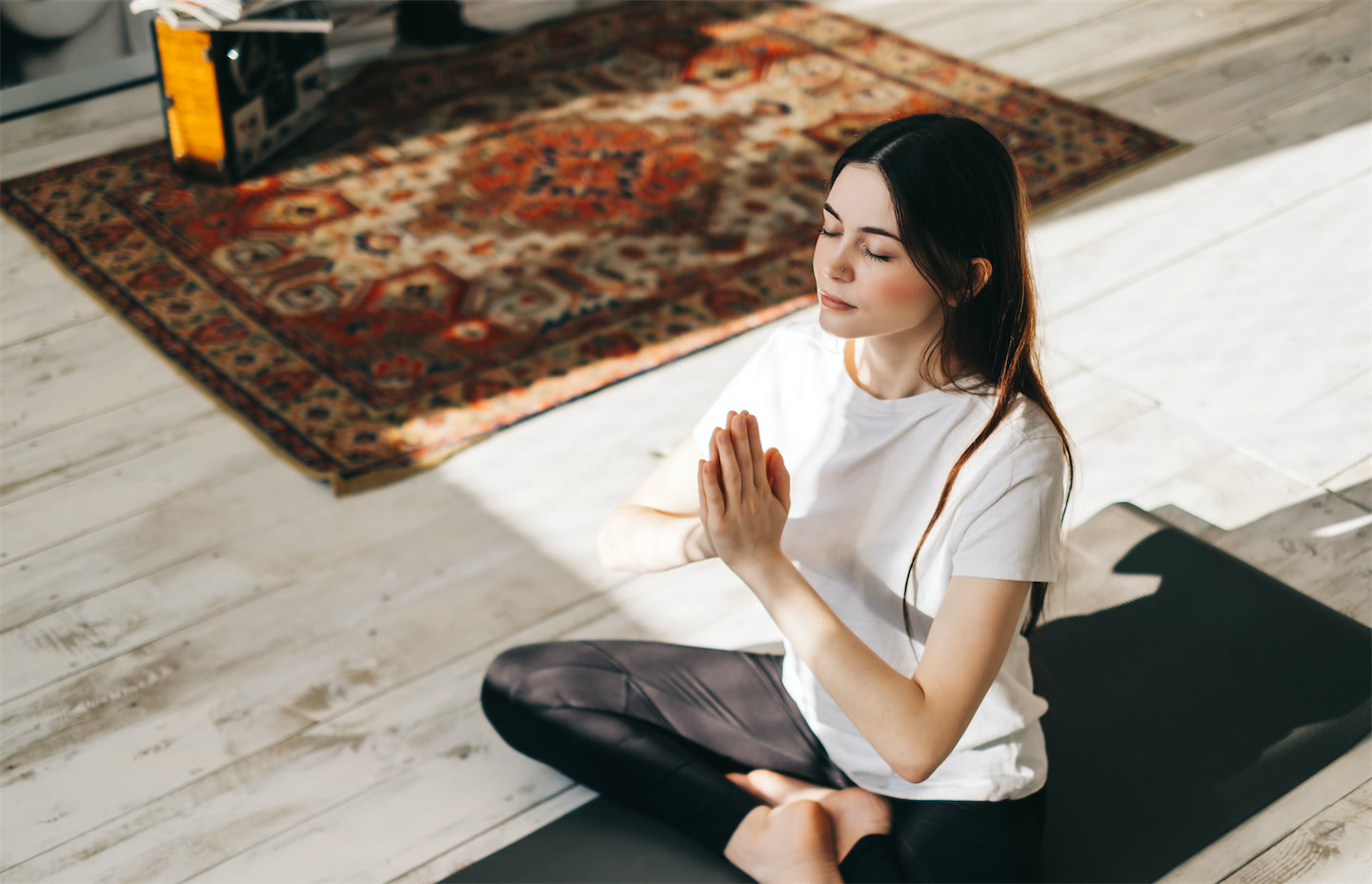 ¿Qué es Kundalini Yoga y cómo se practica?